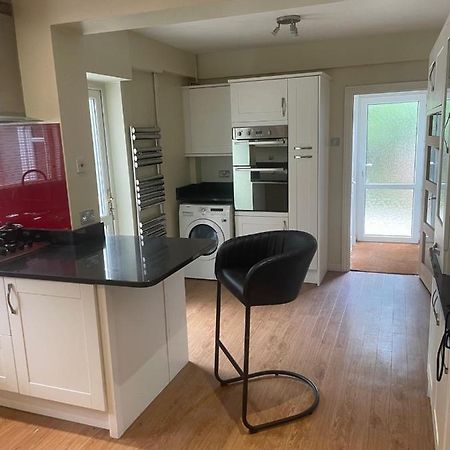 5 Bed House, 32 Tutbury Avenue, Cannon Park, Coventry, Cv4 7Bj Villa Luaran gambar