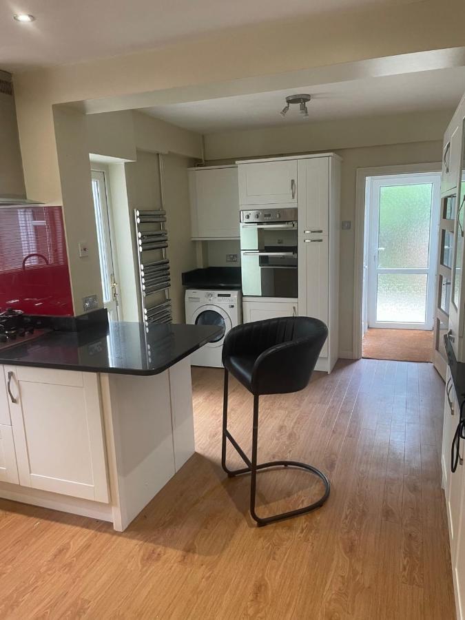 5 Bed House, 32 Tutbury Avenue, Cannon Park, Coventry, Cv4 7Bj Villa Luaran gambar