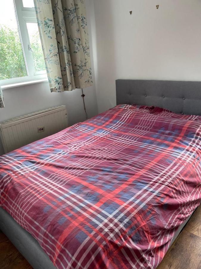 5 Bed House, 32 Tutbury Avenue, Cannon Park, Coventry, Cv4 7Bj Villa Luaran gambar