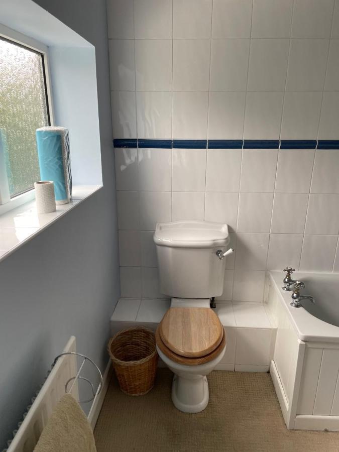 5 Bed House, 32 Tutbury Avenue, Cannon Park, Coventry, Cv4 7Bj Villa Luaran gambar