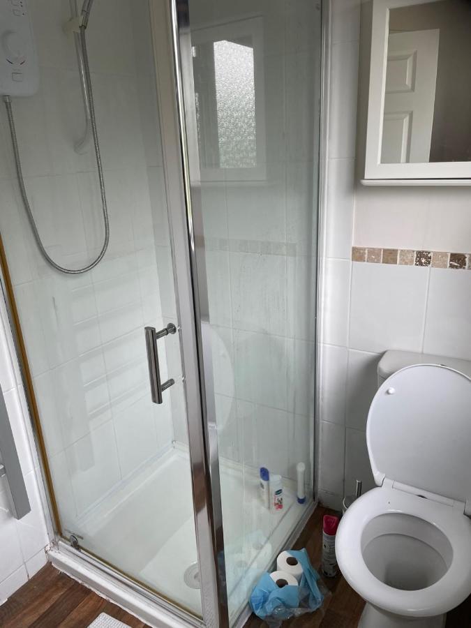 5 Bed House, 32 Tutbury Avenue, Cannon Park, Coventry, Cv4 7Bj Villa Luaran gambar